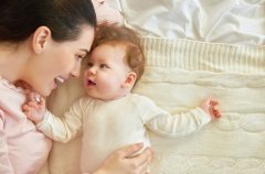 新生儿抚触与婴儿按摩课程